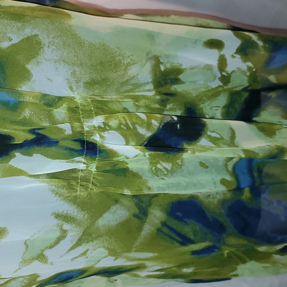 Vera Wang sleeveless blouse - Picture 7 of 9